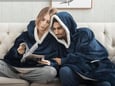 COZY pulover in odeja z rokavi v enem - Temno modra