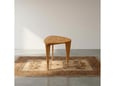Meda furniture Stočić od drveta sa ornamentima